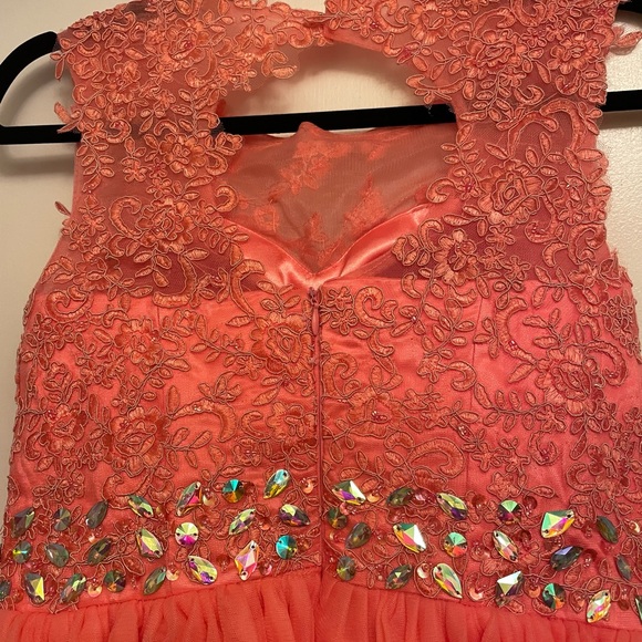 Prom/Grad dress - Picture 4 of 4